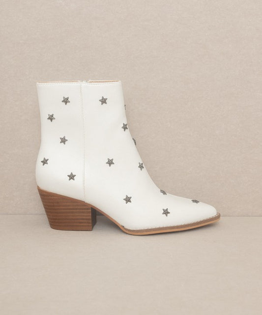 Oasis Society Ivanna Star Studded Western Boots