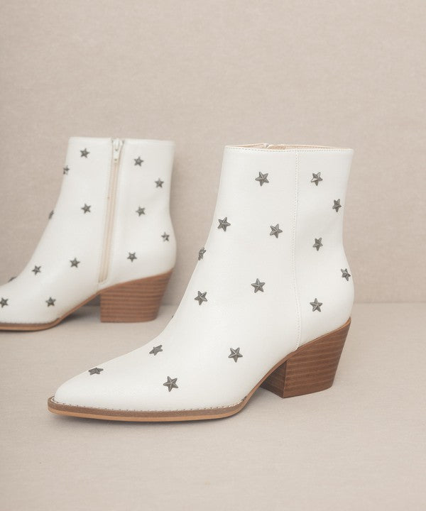 Oasis Society Ivanna Star Studded Western Boots
